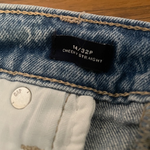 Gap Distressed High Rise Cheeky Straight Jeans with Washwell Light Destroy Wash - Picture 4 of 11